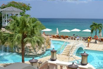 fun-vacation-and-tours-hotels-Coco-La-Palm